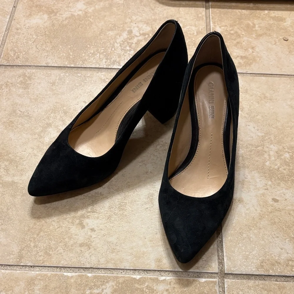 Gianni Bini Black Suede Heels - Picture 1 of 5